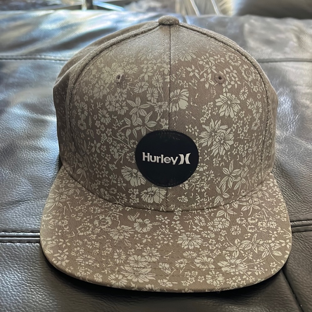 Hurley Snap-back Hat EUC